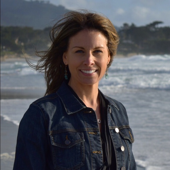 Meet your Posher, Stephanie - Picture 2 of 2